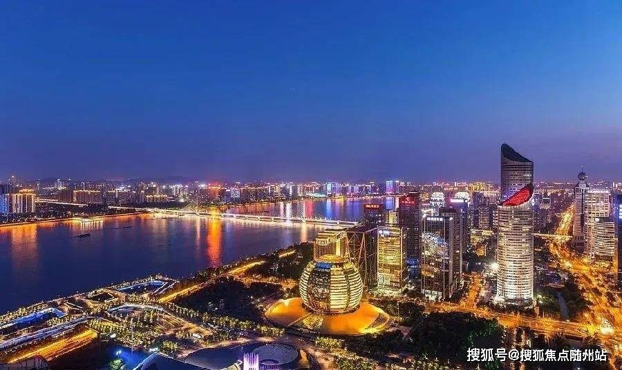 2025-2024全年澳门新正版免费资料大全，精选解析与落实策略