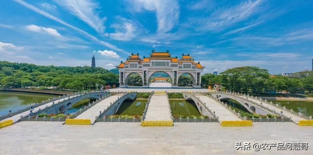 广东省佛山市的广场概览